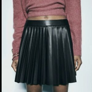 NWT Zara Black Faux Leather Pleated Mini Skirt